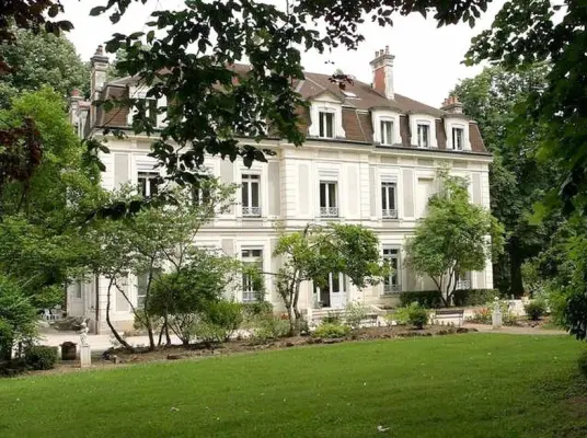 Château de La Dame Blanche - Lieu de séminaire à Geneuille (25)